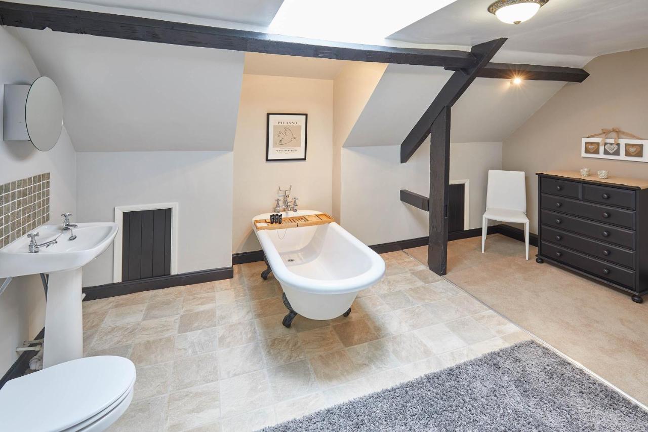 Host & Stay - Princess Place Townhouse Уитби Экстерьер фото